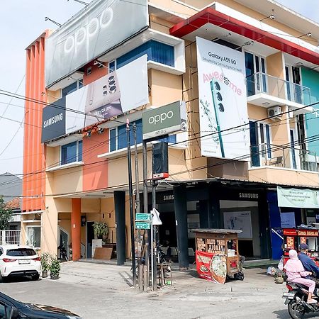 Karins Guesthouse Syariah Redpartner Bandung Eksteriør billede