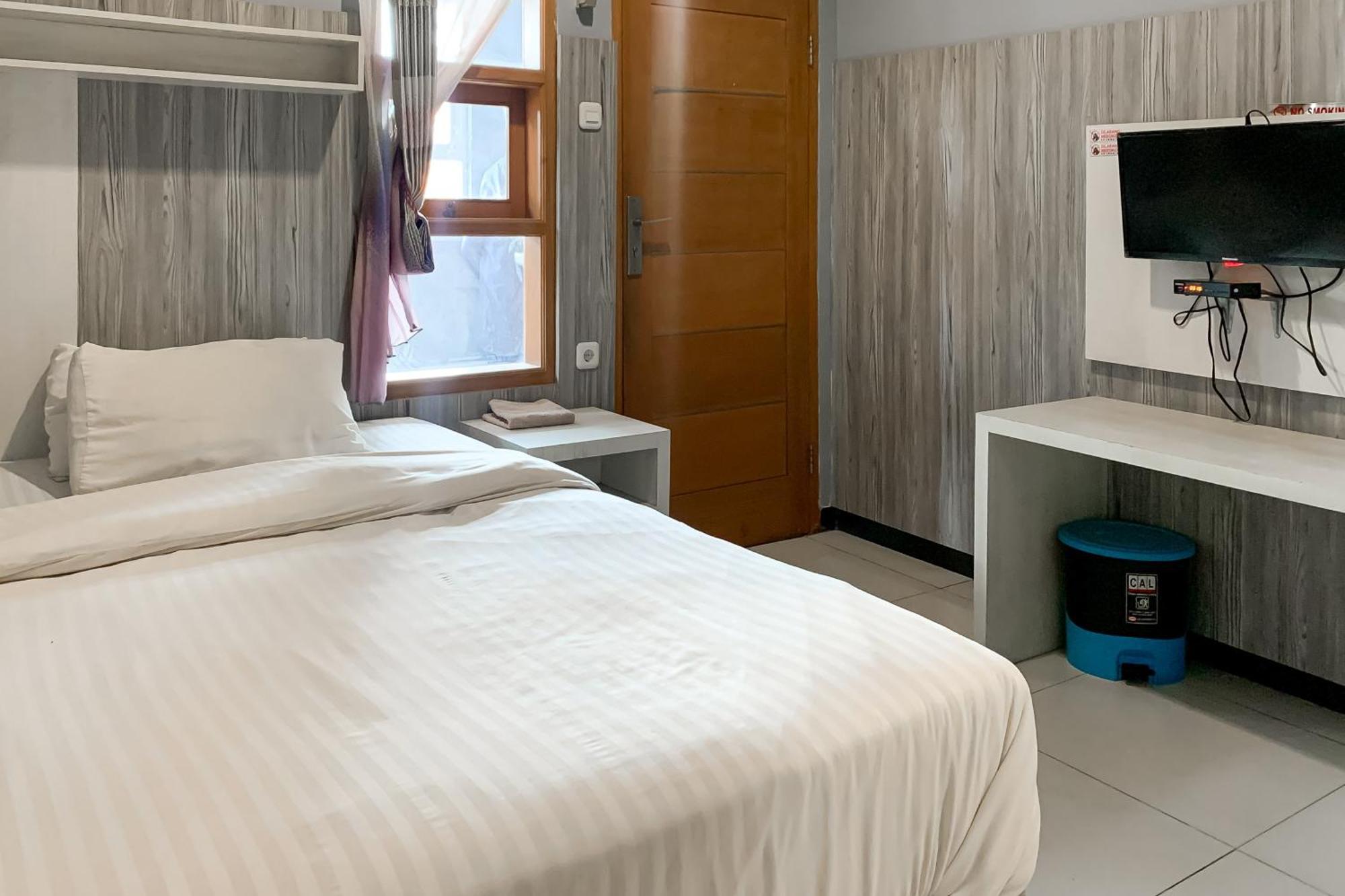 Karins Guesthouse Syariah Redpartner Bandung Eksteriør billede