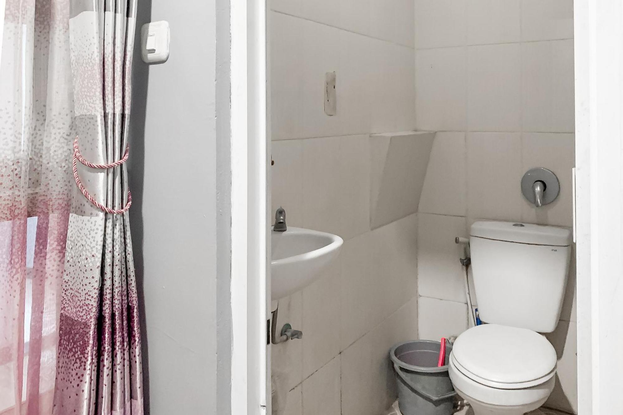 Karins Guesthouse Syariah Redpartner Bandung Eksteriør billede