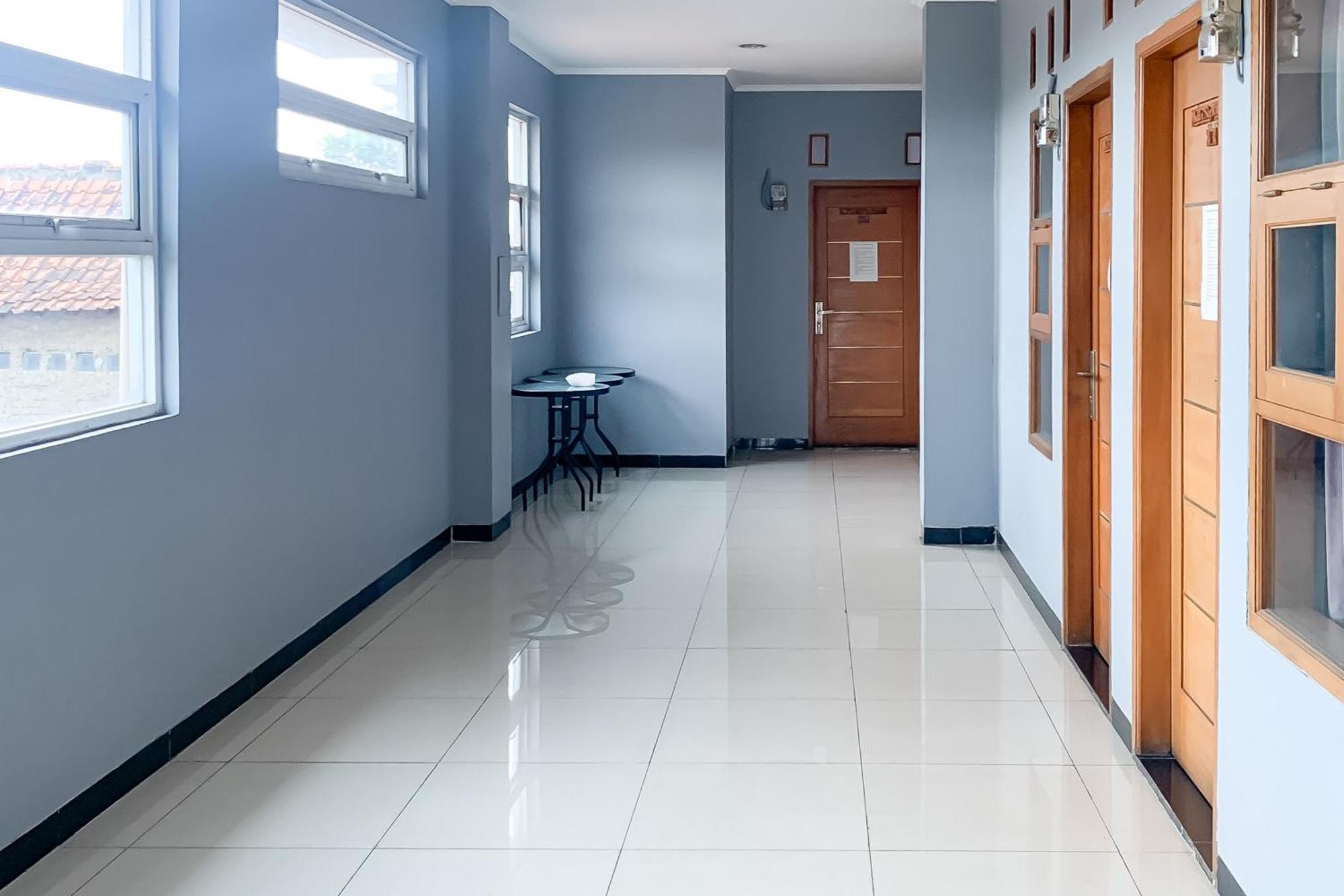 Karins Guesthouse Syariah Redpartner Bandung Eksteriør billede