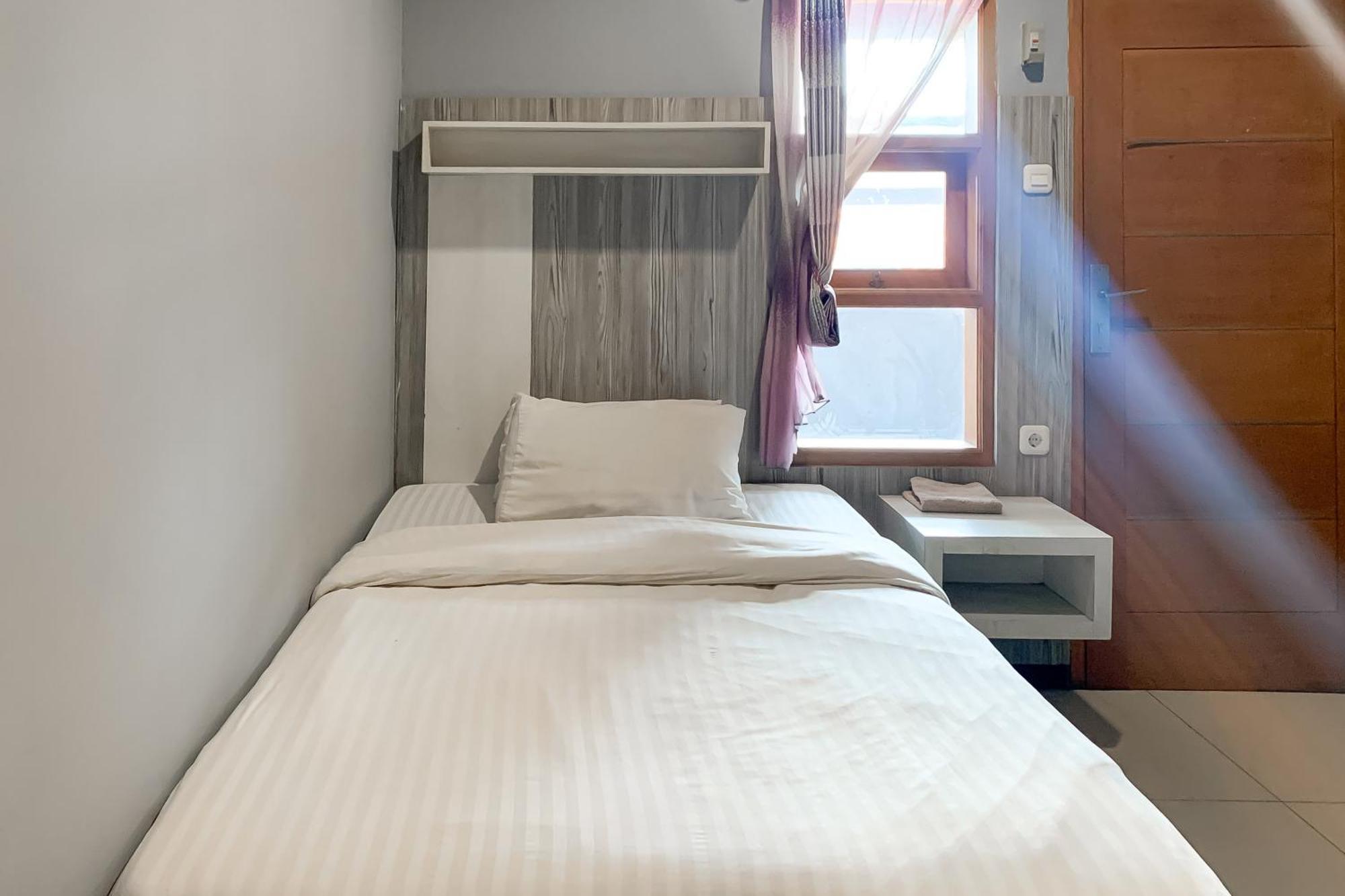 Karins Guesthouse Syariah Redpartner Bandung Eksteriør billede